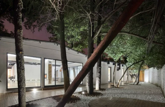 平客壁爐旗艦展廳——Lava榮獲2018法國(guó)雙面神“GPDP AWARD”國(guó)際設(shè)計(jì)大獎(jiǎng)。.png