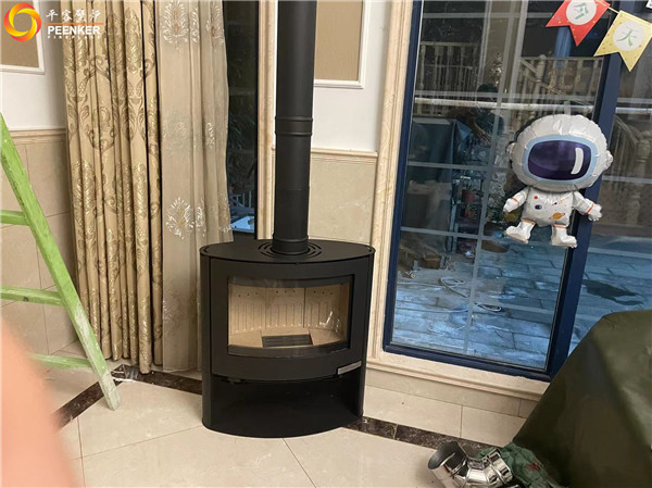 上海海灣藝墅丹麥進(jìn)口火爐Aduro 15B安裝.jpg