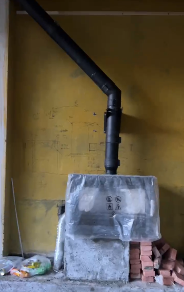 西藏獨(dú)棟別墅英國fireline PV85i嵌入壁爐安裝.png